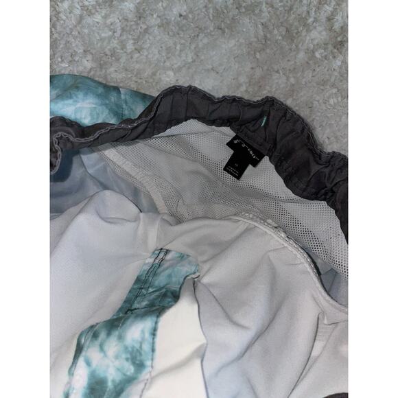 Art Class boys sz. 18 green tie dye design swim trunks ( longer) Grt. pair - Picture 6 of 8